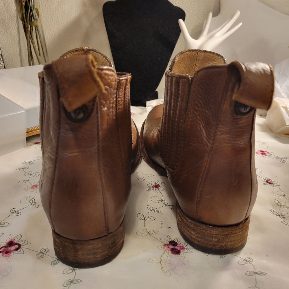 FRYE brown leather Chelsea boots. 9.5 see description and pics. 👀 Great deal! - Picture 6 of 13